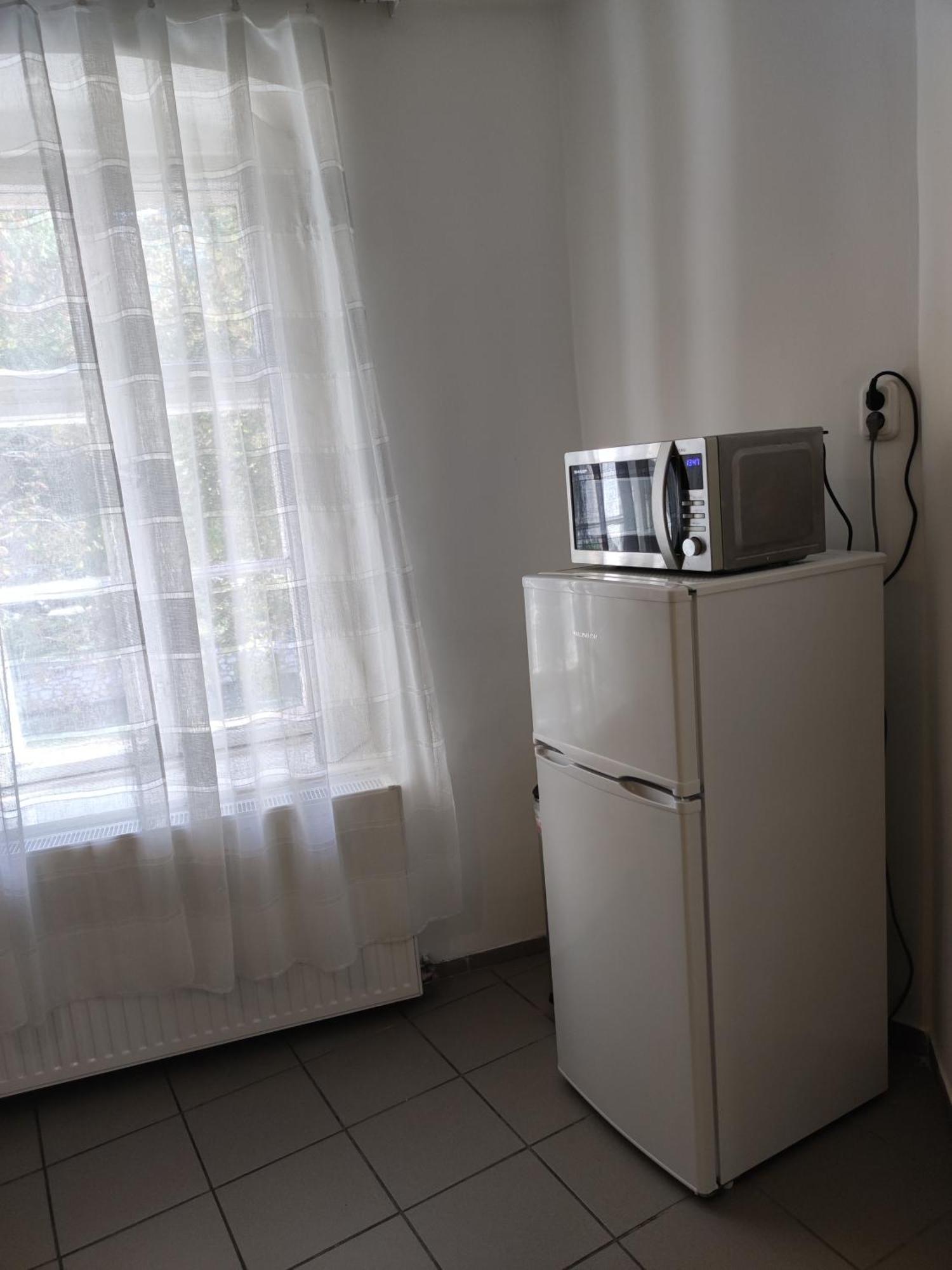Varalja Vendeghaz Tata Bagian luar foto